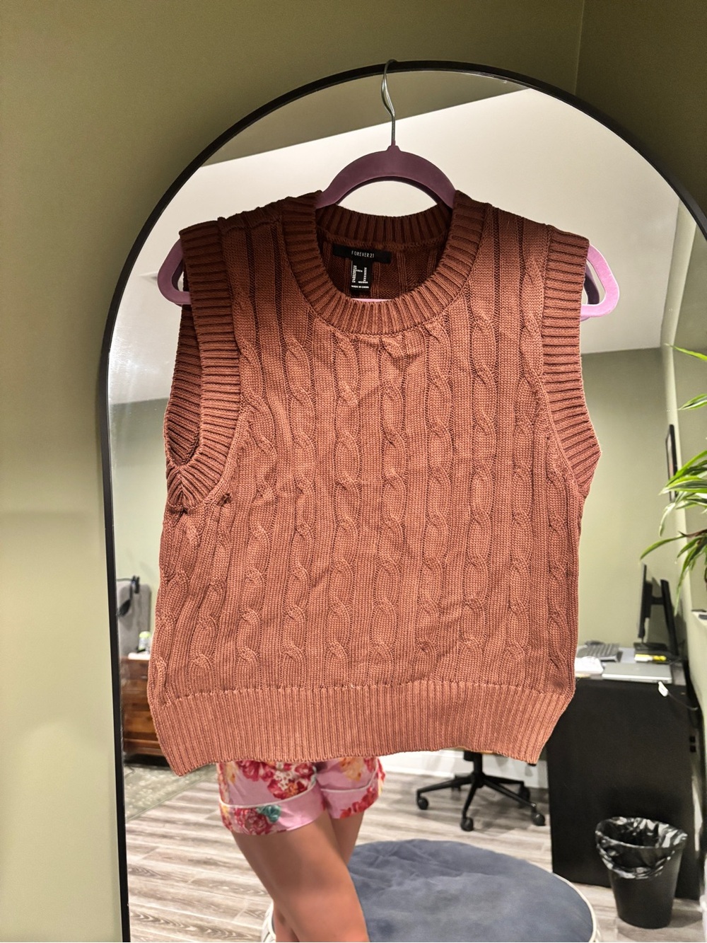 Forever 21 Cable Knit Sleeveless Sweater Vest - Brick Rust